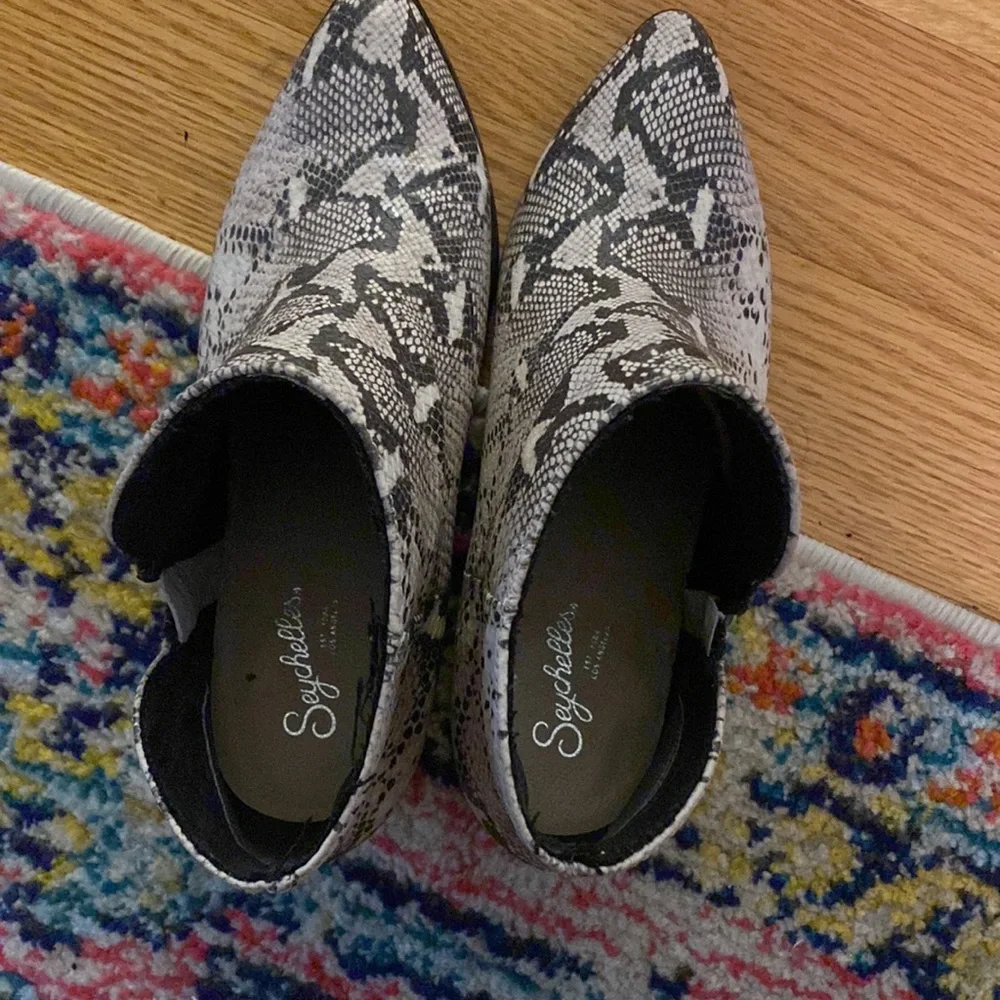 booties - Picture 4 of 5